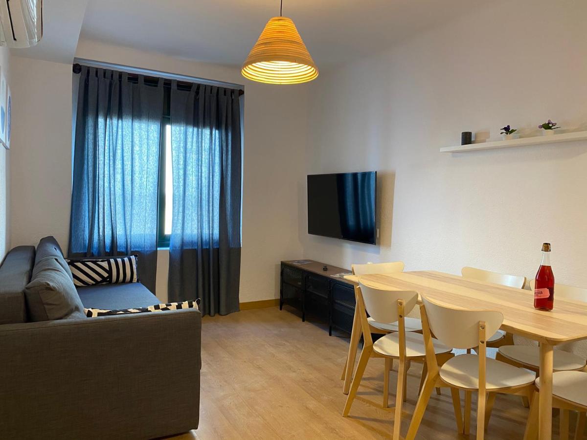 Apartments Sant Lluis Center, 2 Min Walk From The Sea Lloret de Mar Exterior foto