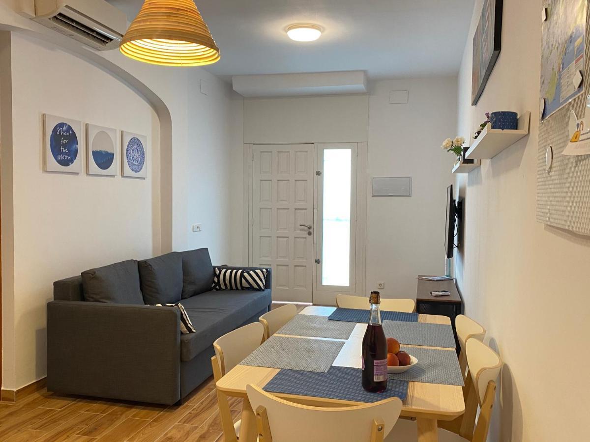 Apartments Sant Lluis Center, 2 Min Walk From The Sea Lloret de Mar Exterior foto
