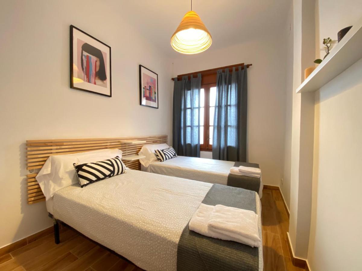 Apartments Sant Lluis Center, 2 Min Walk From The Sea Lloret de Mar Exterior foto